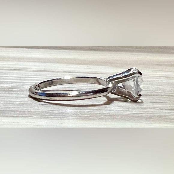 Vintage Designer Hallmarked UNCAS Sterling Silver Faux Diamond Ring, Size 7 - Picture 5 of 11